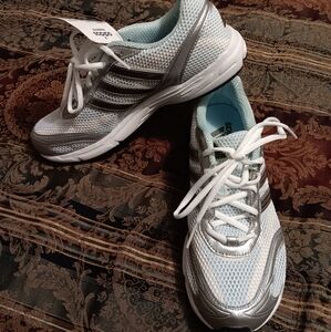 2010 Adidas Awaana W Running Shoes (GO9356) Brand New No Box Women's Size 9.5